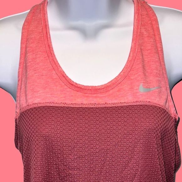 Reversible Nike Workout Tank 
Pink/Burgundy Size Mediu - Picture 2 of 5